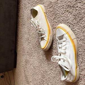 Low top off white 8.5/39 converse